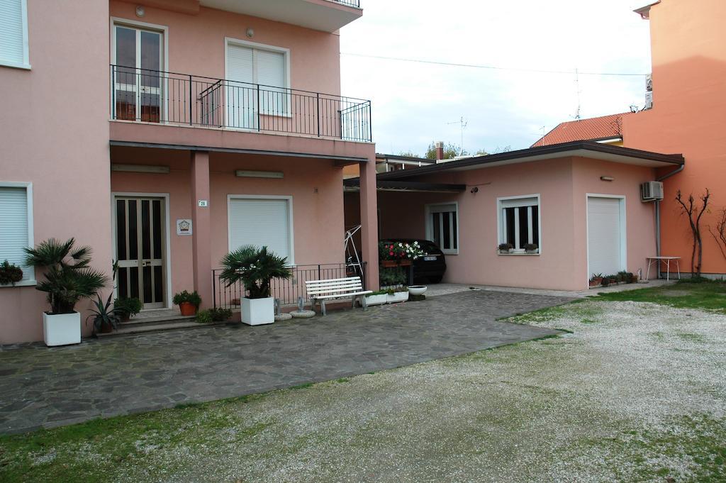 Villa Linda Affittacamere Bellaria-Igea Marina Exterior photo